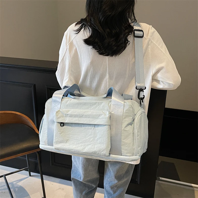 Sportliche Reisetasche für Damen mit cleverem Ventilator-Design Skanto
