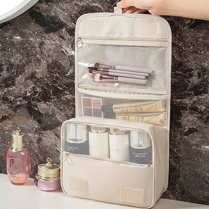 Praktisches Reisen – Einfacher Zugang zu Kosmetika und Toilettenartikeln | Skanto