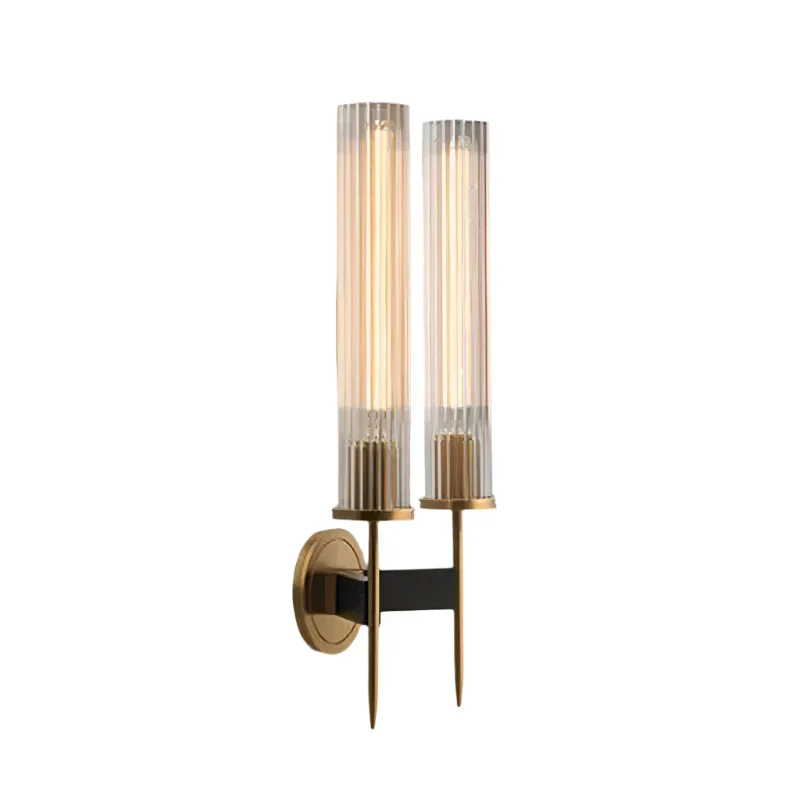 Skanto | Elegante Wandleuchte mit geripptem Glas und Messingakzent