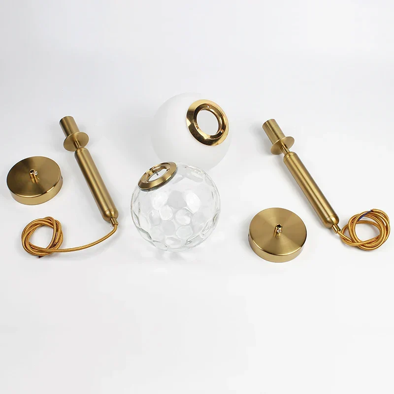 Luxuriöse Gold-Pendelleuchte – Moderne Hängelampe für Treppenhaus oder Wohnzimmer | Skanto