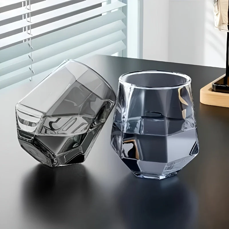 Glasbecher im transparenten Design, 4er-Set – Stilvolles und dekoratives Design | 300 ml Glasbecher für Wasser, Saft und Tee | Skanto