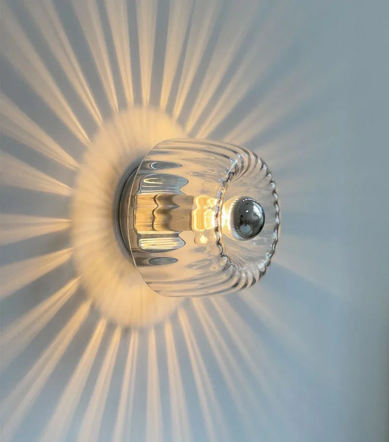 Skandinavische Bauhaus Wandleuchte aus Glas, moderne LED Wandlampe für Flur & Wohnzimmer | Skanto