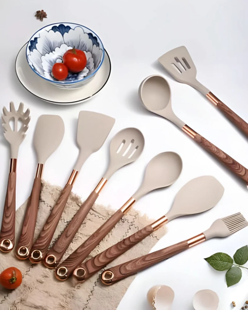 Skanto | Elegantes Silikon-Utensilien-Set mit Holz-Design-Griffen