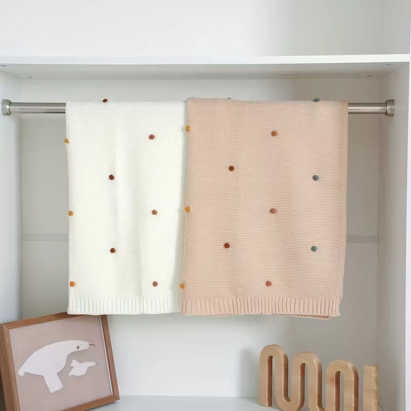 Wohldecke® - Handgefertigte Strickdecke Baby Baumwolle- Babydecke mit Pompons