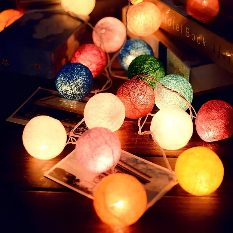 LED-Girlande – 6-cm-Baumwollkugeln in fünf Längen für USB oder Batterie