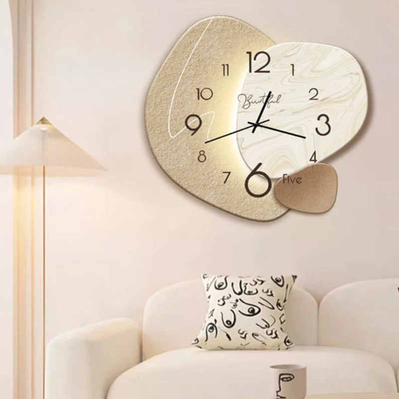Wanduhr im skandinavischen Stil – Lautloses Uhrwerk in zwei Durchmessern