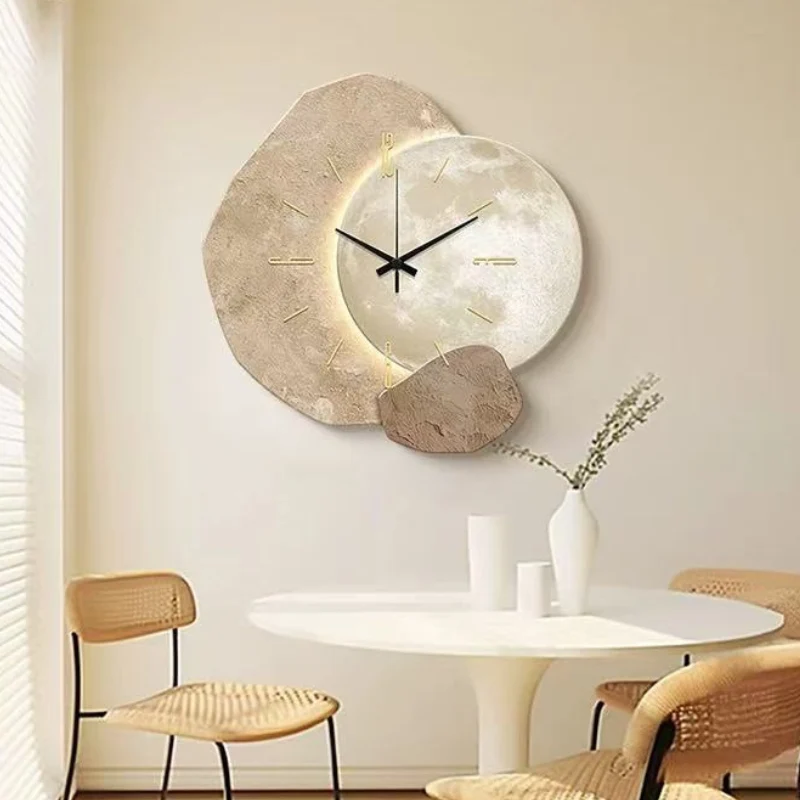 Wanduhr im skandinavischen Stil – Lautloses Uhrwerk in zwei Durchmessern