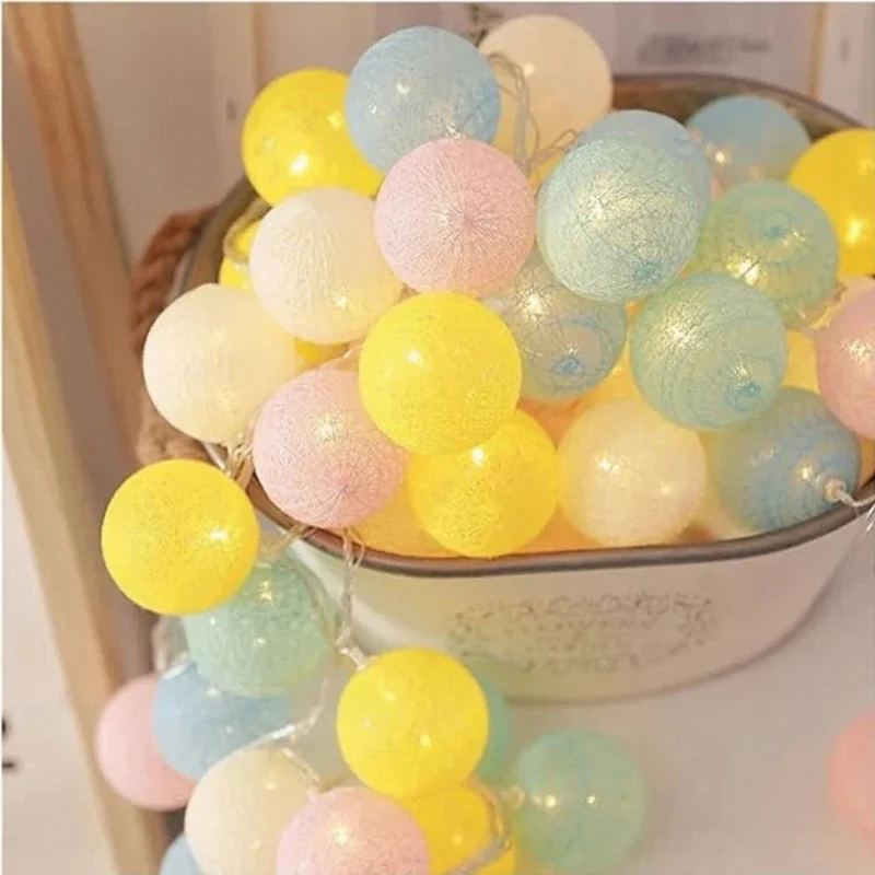 Lichterkette mit Baumwollkugeln – Fünf Längen mit USB- oder Batteriebetrieb