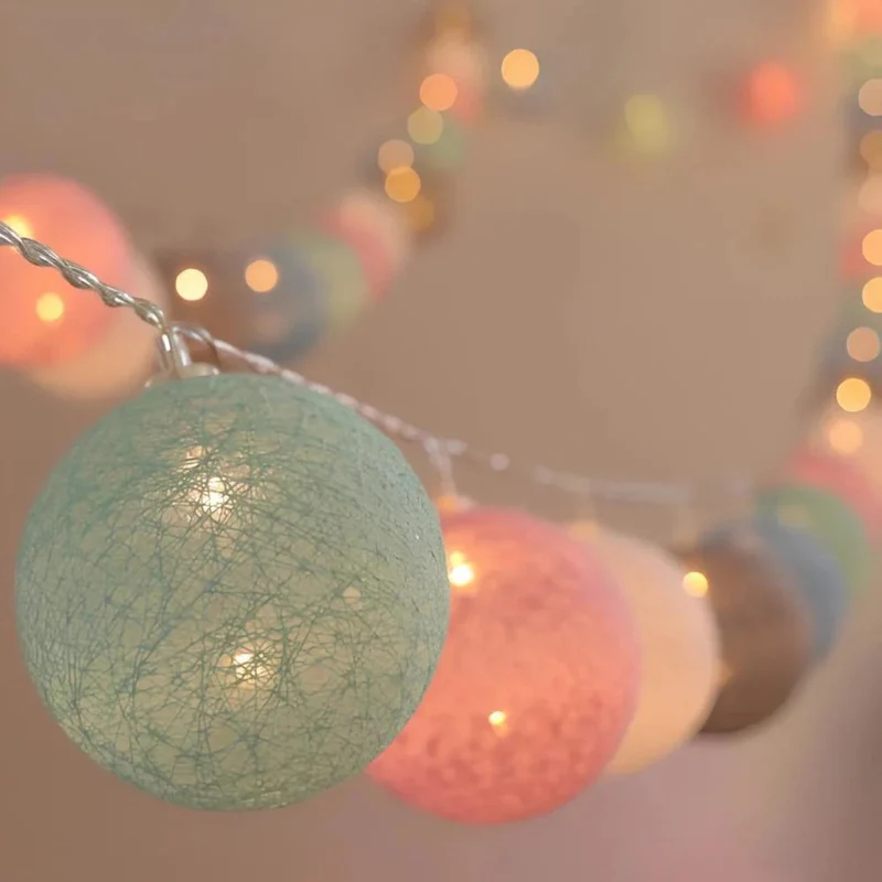 Lichterkette mit Baumwollkugeln – Fünf Längen mit USB- oder Batteriebetrieb