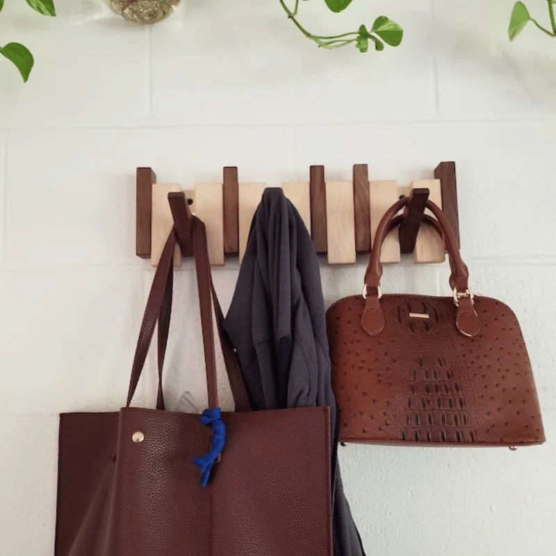 Wandgarderobe mit versenkbaren Haken – Massivholz von 31 bis 75 cm
