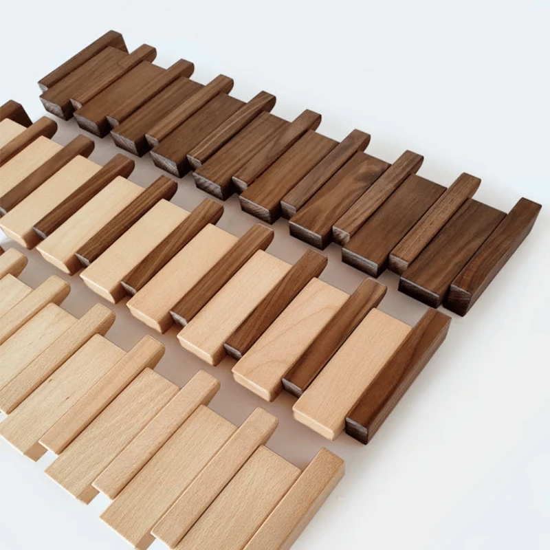 Wandgarderobe mit versenkbaren Haken – Massivholz von 31 bis 75 cm