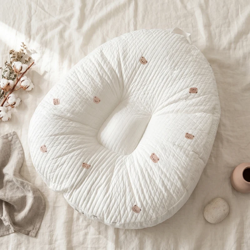 Babynest – Weich gepolstertes Liegekissen mit abnehmbarem Bezug