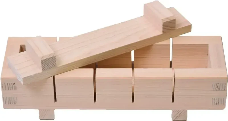 Kiso Kogei Hino Wood Oshi Sushi Mold: Traditional Kitchen Tool
