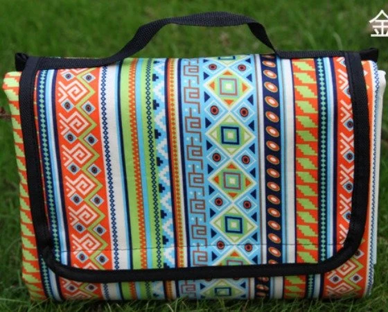 Picknickdecke wasserdicht – 150 x 200 cm aus Baumwollmix mit Musterdruck