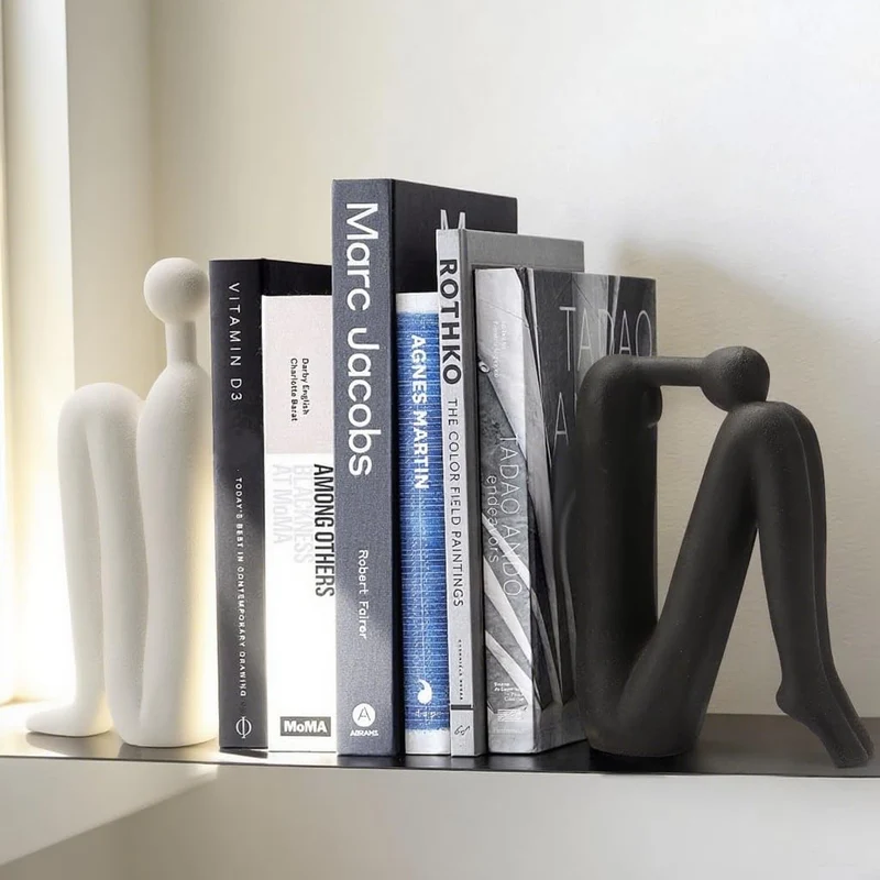 Buchstützen aus Porzellan – Skulpturale Form mit rutschfester Unterseite