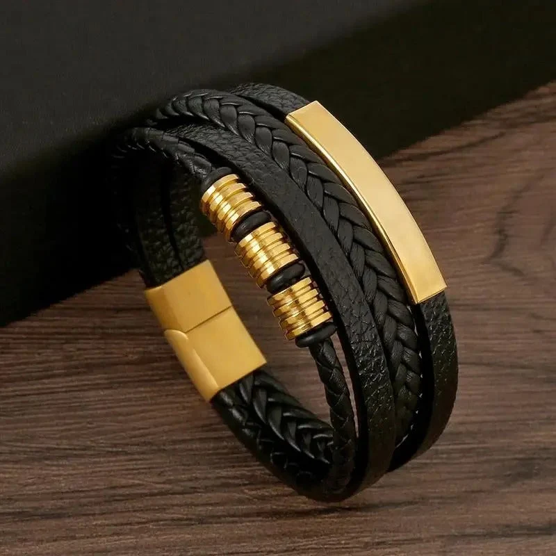 Herren Armband – mehrlagiges Lederlook-Design mit Metallakzent
