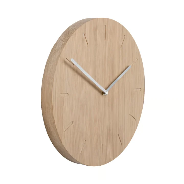 OAKVANE Watch Out Wanduhr – Skandinavische Eichen-Wanduhr Mit Messingzeigern