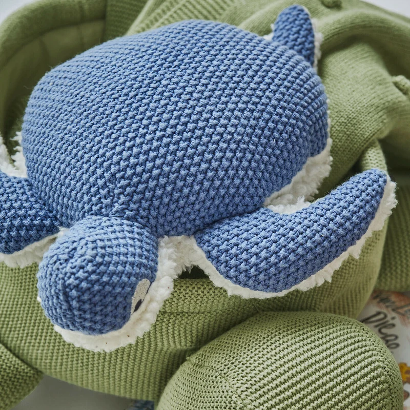 LOMENCIA Stofftier – Liebevoll gehäkelte Schildkröte aus Baumwolle mit weichem Kuschelbauch für Kinder