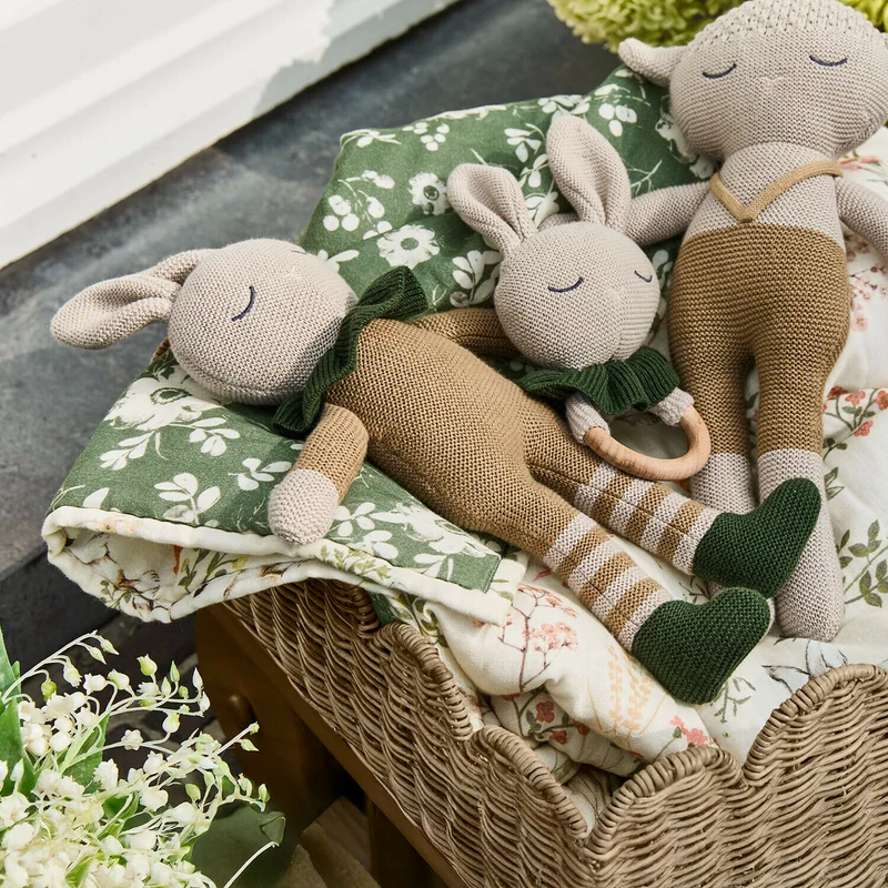 CUDDECLOUD Kuschelkaninchen – Weiches Strickstoff Kuscheltier Für Geborgenheit Und Ruhige Kindermomente