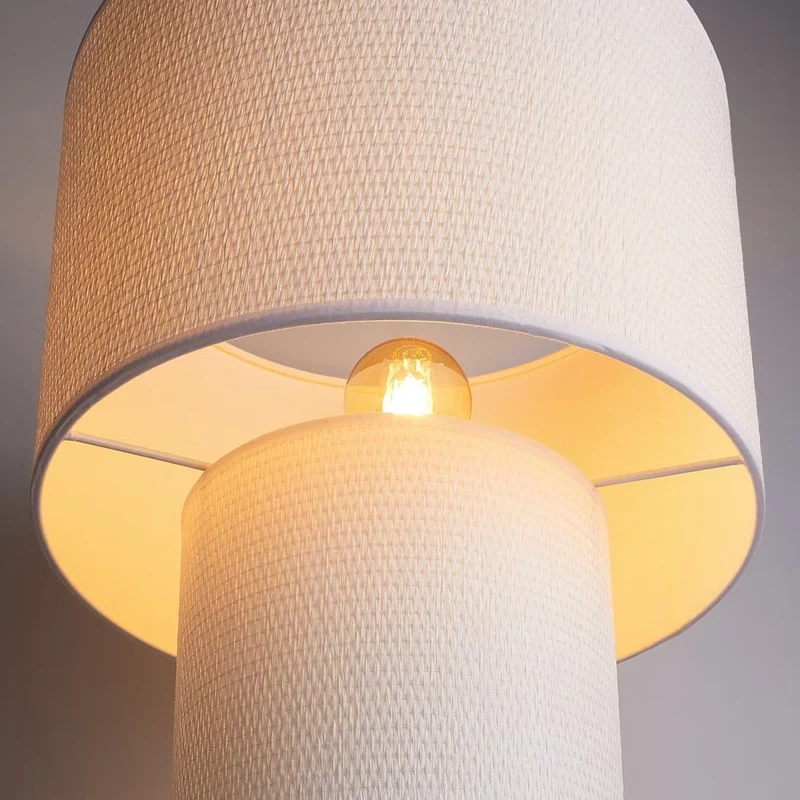 WHITE WEST Tischleuchte – Minimalistische weiße Metall- & Stoff-Tischlampe