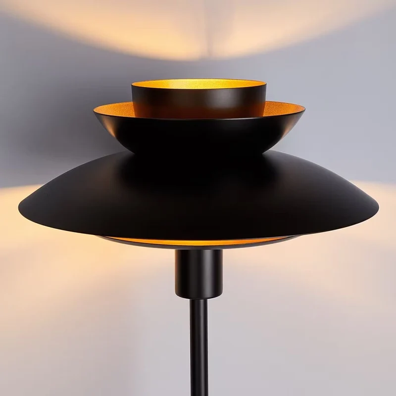 SINGAPUR Tischleuchte – Moderne Industrial Metall-Tischlampe