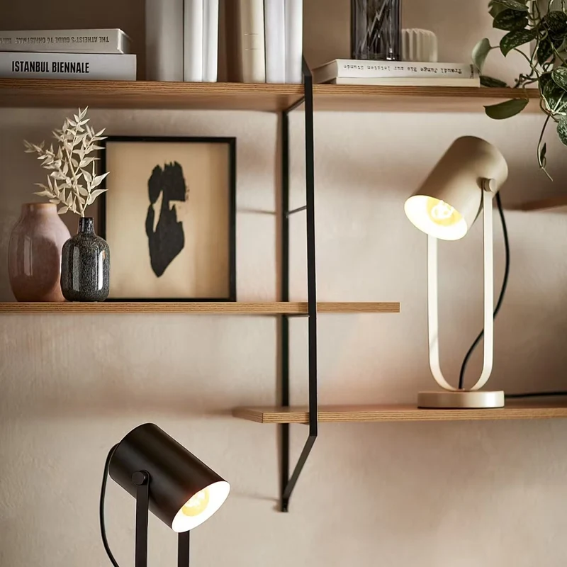 ON STAGE Schreibtischlampe – Verstellbare Metall-Tischlampe im Spot-Design
