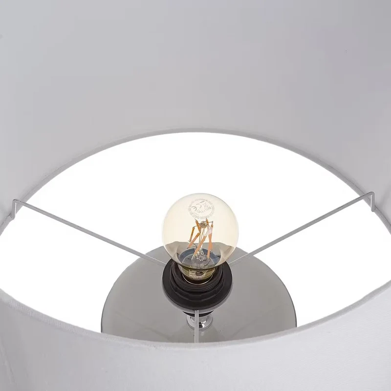 YUKI Tischleuchte – Minimalistische Tischlampe Mit Moderner Eleganz