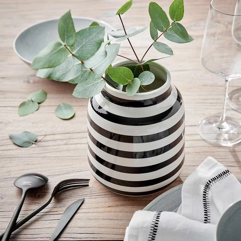 MALIKA Vase – Handgefertigte Keramikvase Mit Organischer Form