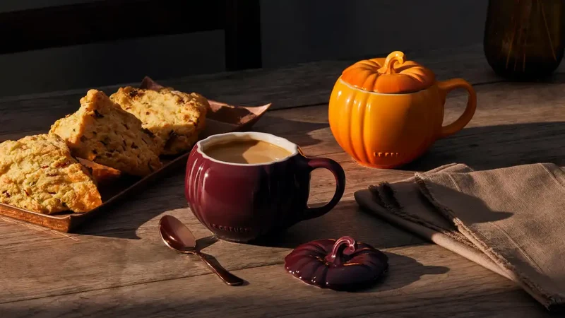 Le Creuset Pumpkin Mug 400ml with Lid Horse Chestnut Halloween Design Safe