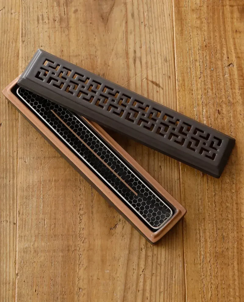 Nagomi Kobo Ceramic Horizontal Incense Holder - No Ash Splatter