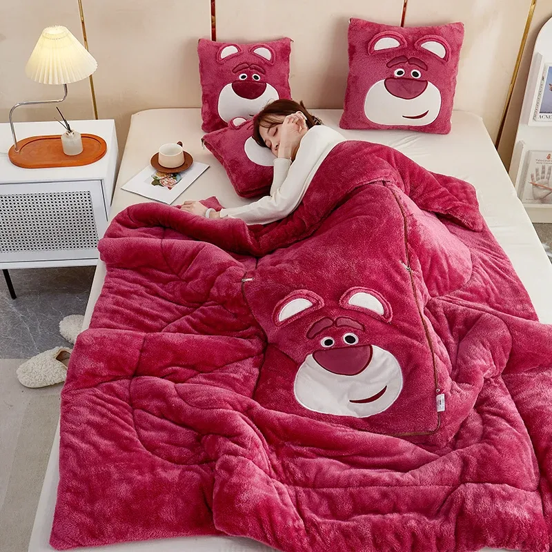 CozyNest – Decke mit Kissen 2-in-1 Plüschdesign – für Zuhause & Reisen