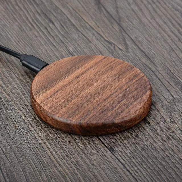 GREENWATT – Qi-Schnellladegerät mit Natur-Bambusdesign
