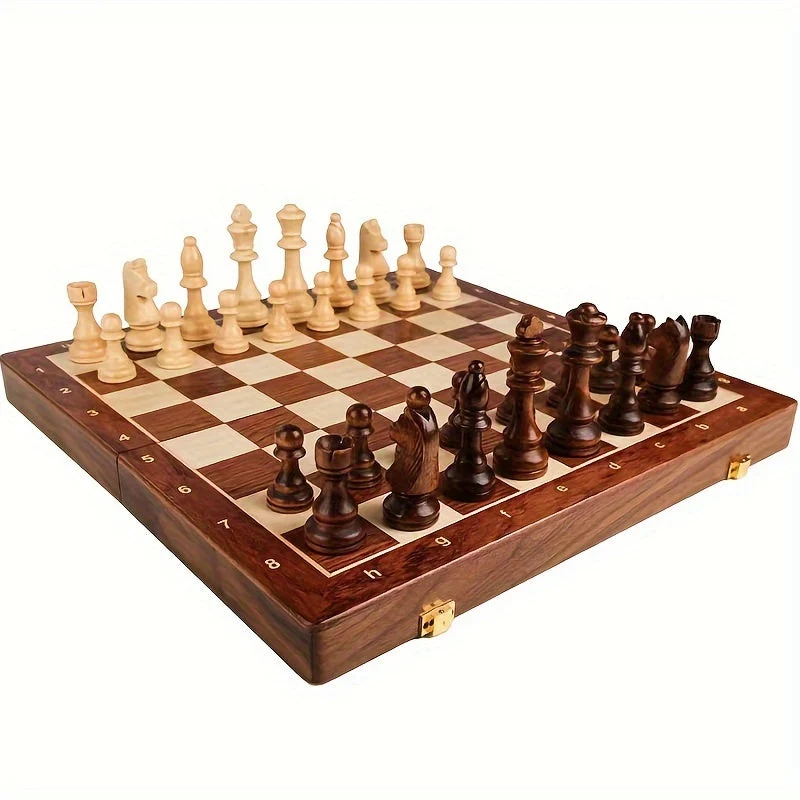 Schachspiel – Klassische Strategie trifft edles Design