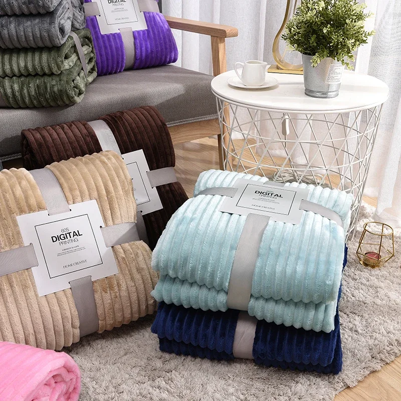 SoftLoom – Flauschige Flanell-Decke Gestreift für Sofa, Bett & Reisen