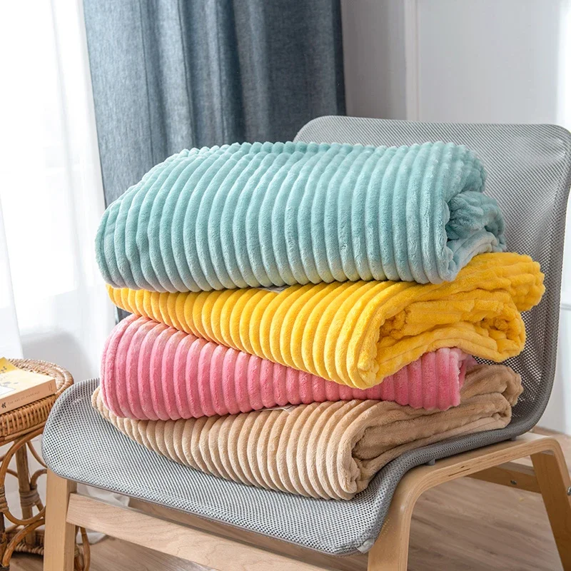 SoftLoom – Flauschige Flanell-Decke Gestreift für Sofa, Bett & Reisen