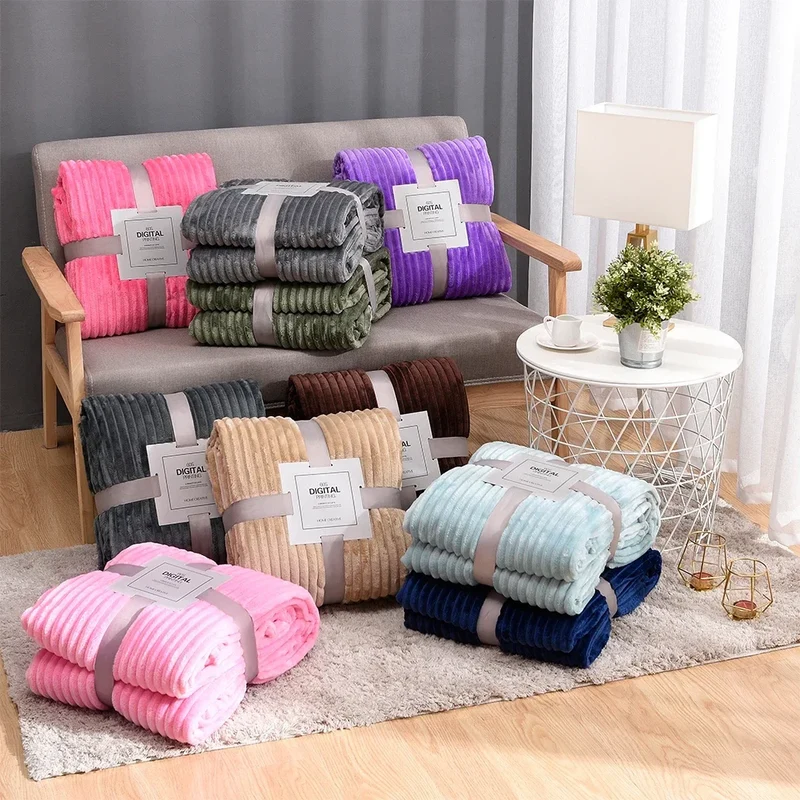 SoftLoom – Flauschige Flanell-Decke Gestreift für Sofa, Bett & Reisen