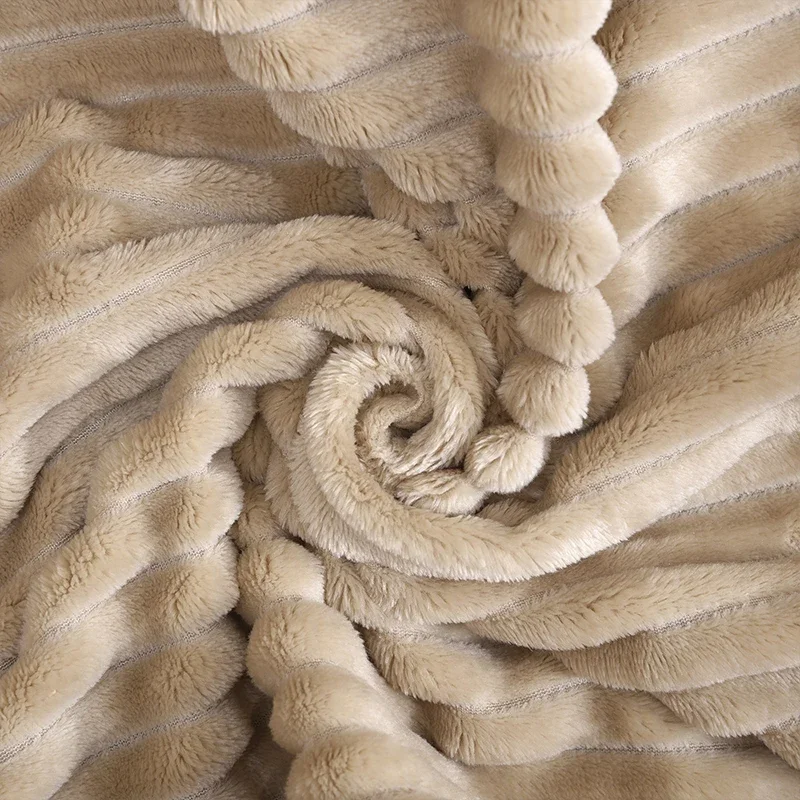 SoftLoom – Flauschige Flanell-Decke Gestreift für Sofa, Bett & Reisen