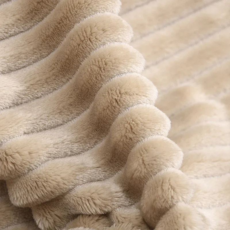 SoftLoom – Flauschige Flanell-Decke Gestreift für Sofa, Bett & Reisen