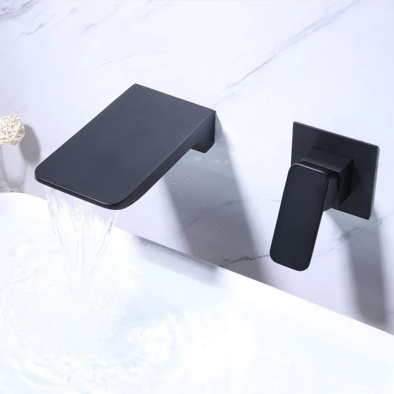 Wandmontierte Waschbeckenarmatur – Wasserfall-Design in Chrom