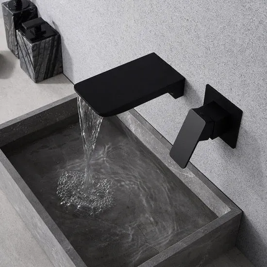 Wandmontierte Waschbeckenarmatur – Wasserfall-Design in Chrom