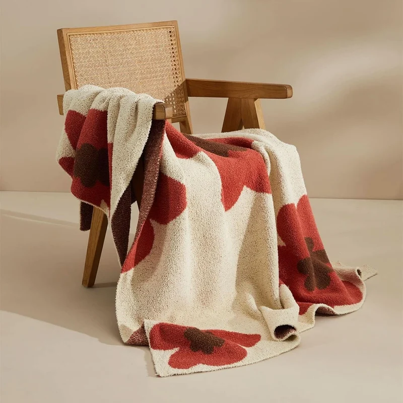 CAS - Gestrickte Decke Mit Blumenmuster