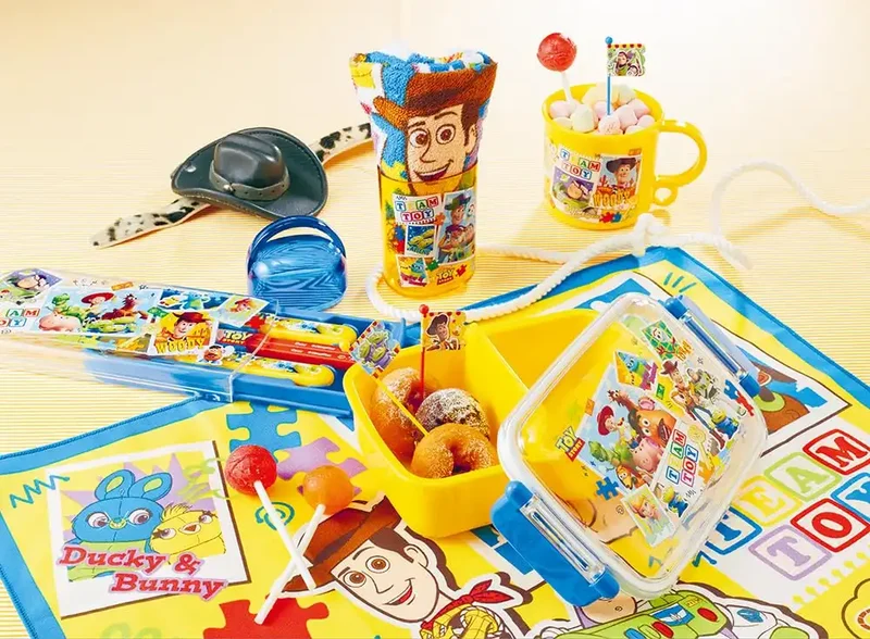 Skater Kids Toy Story Lunch Box and Cloth Set 43x43cm
