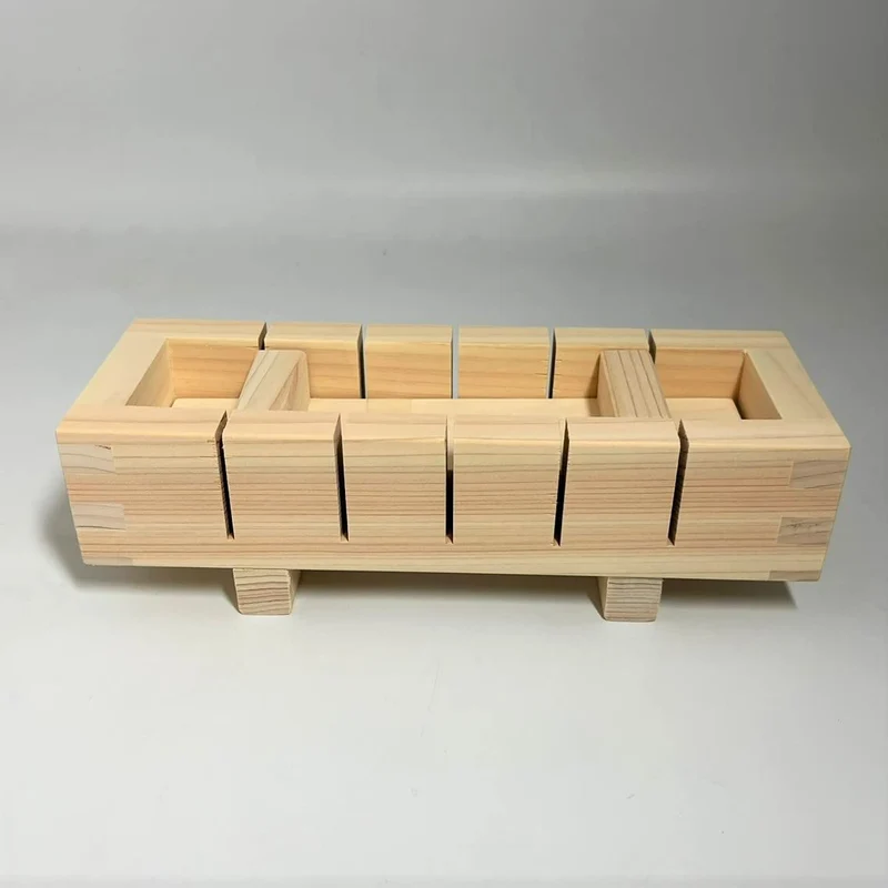Yamaco Hinoki Sushi Press 6-Piece Small