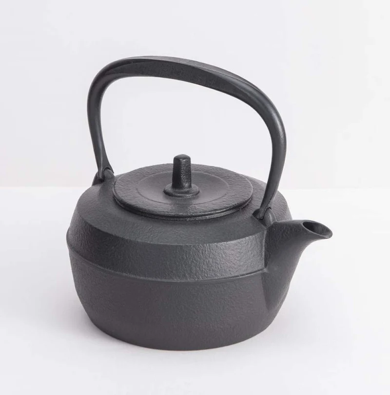 Leave It Alone Iwachu Tetsubin Japanese Cast Iron Teapot 1.1L Kettle