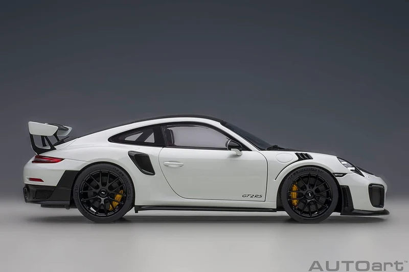 Autoart 1/18 Porsche 911 GT2 RS Weissach Pkg White/Carbon 78171