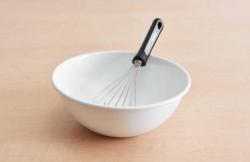 Thermos Whisk Kt-W001 Bk - Black Sturdy Kitchen Tool by Thermos
