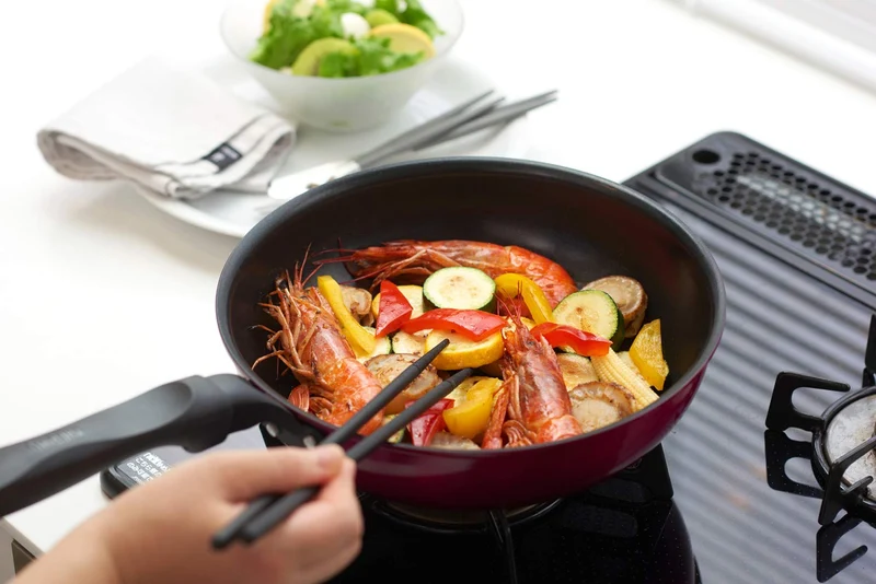 Thermos Red Frying Pan 20cm - Durable Series IH Compatible KFF-020 R