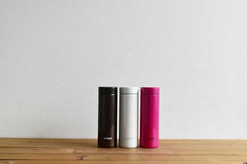 Tiger Stainless Steel Mini Vacuum Flask Lightweight 300ml Sahara Mug Snow White