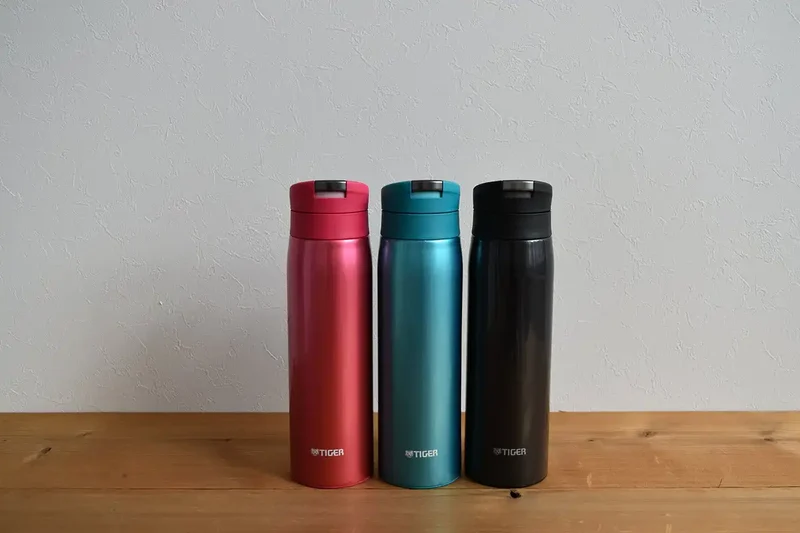 Tiger Mini 500ml Stainless Steel Vacuum Flask Lightweight Auto-Lock Sahara Mug