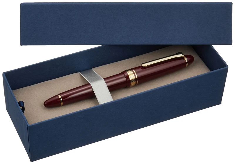 Sailor Fountain Pen with Gold Trim Red Medium Point 11-0570-430